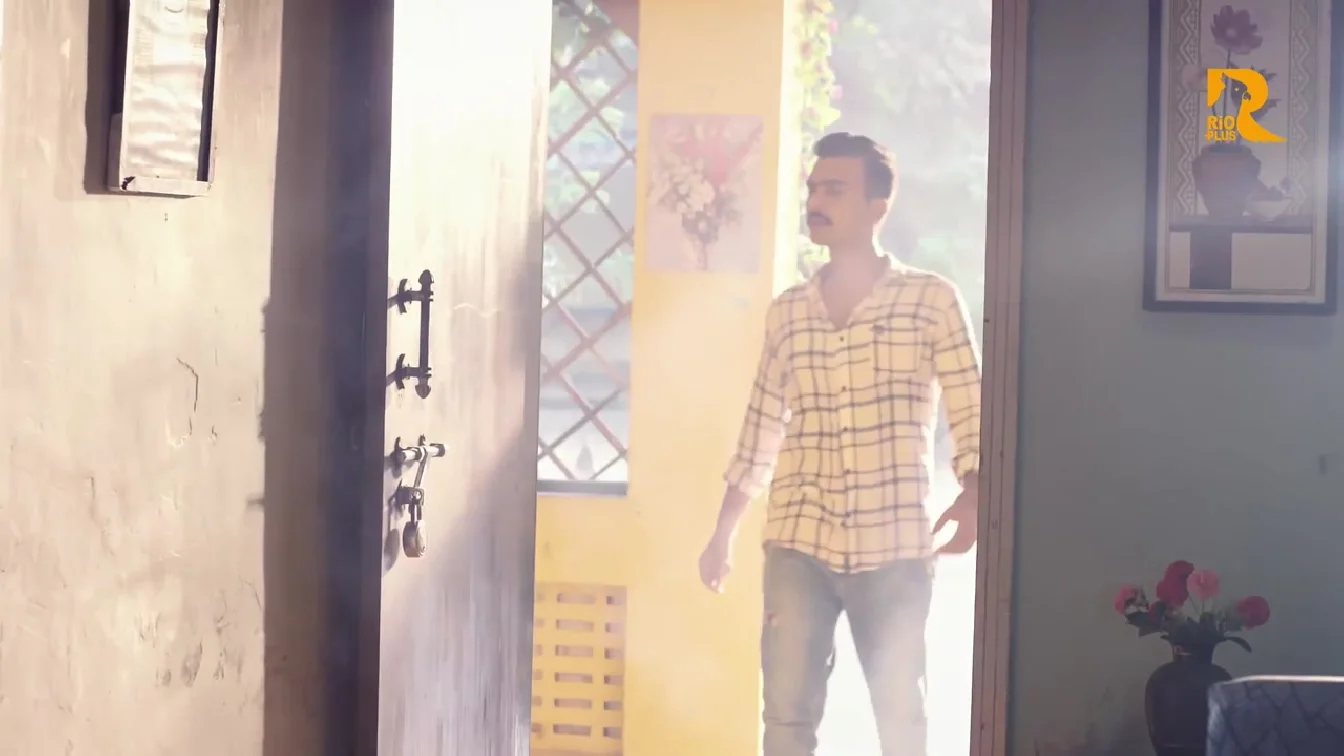 Extra Class S01 E01-03 Rioplus